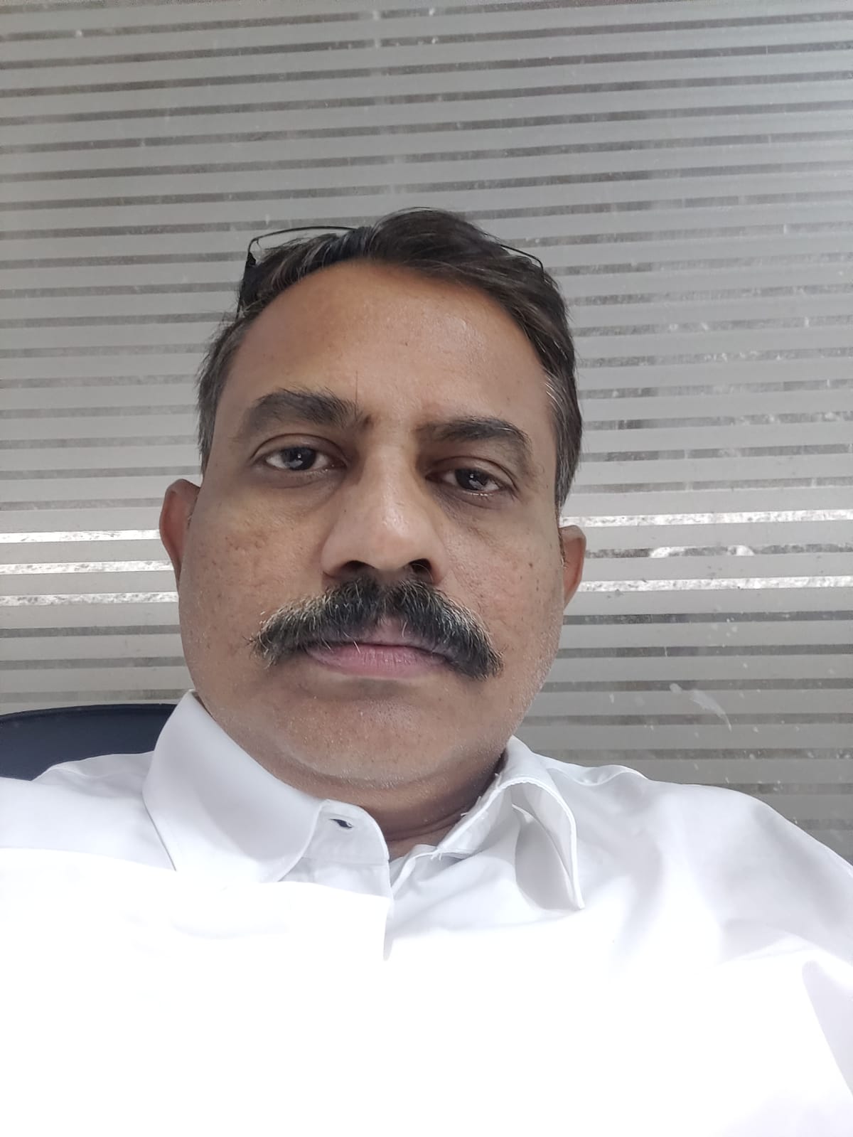Dr Yughandar